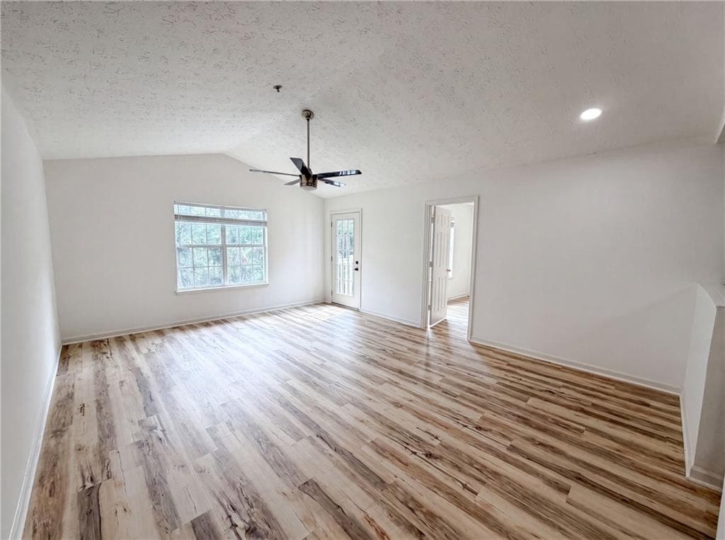 1 bedroom, 1 bathroom, 697 sq ft condominium for sale at 131 Bentley Place, Tucker, GA 30084 — photo 3