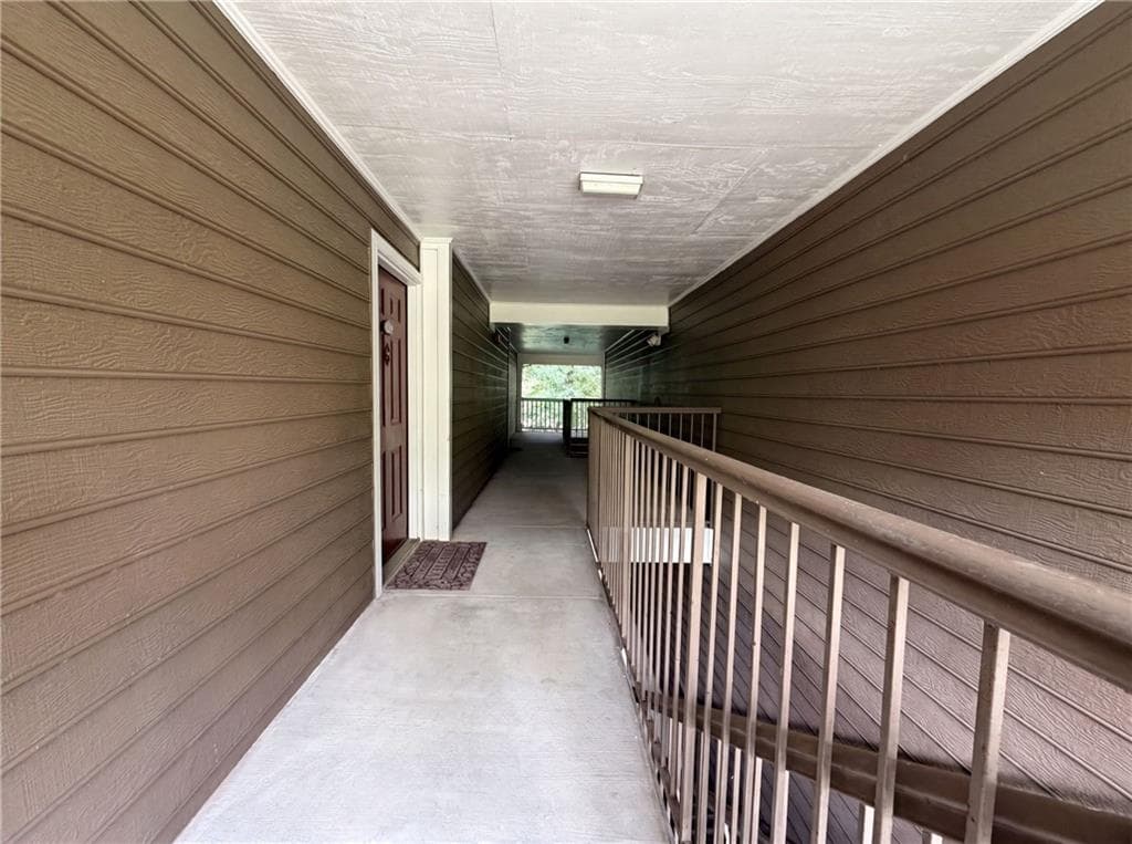 1 bedroom, 1 bathroom, 697 sq ft condominium for sale at 131 Bentley Place, Tucker, GA 30084 — photo 5