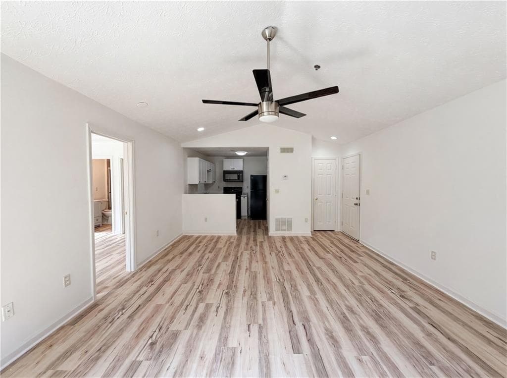 1 bedroom, 1 bathroom, 697 sq ft condominium for sale at 131 Bentley Place, Tucker, GA 30084 — photo 6