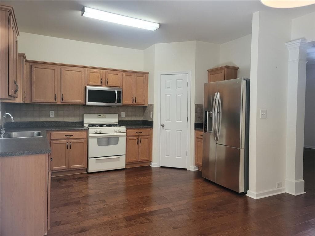 3 bedroom, 3 bathroom, 1,818 sq ft townhouse for rent at 3383 Marla Boulevard, Peachtree Corners, GA 30092 for $2,400 a month — photo 3