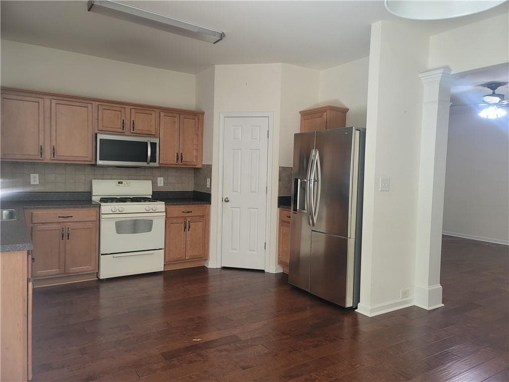 3 bedroom, 3 bathroom, 1,818 sq ft townhouse for rent at 3383 Marla Boulevard, Peachtree Corners, GA 30092 for $2,400 a month — photo 10