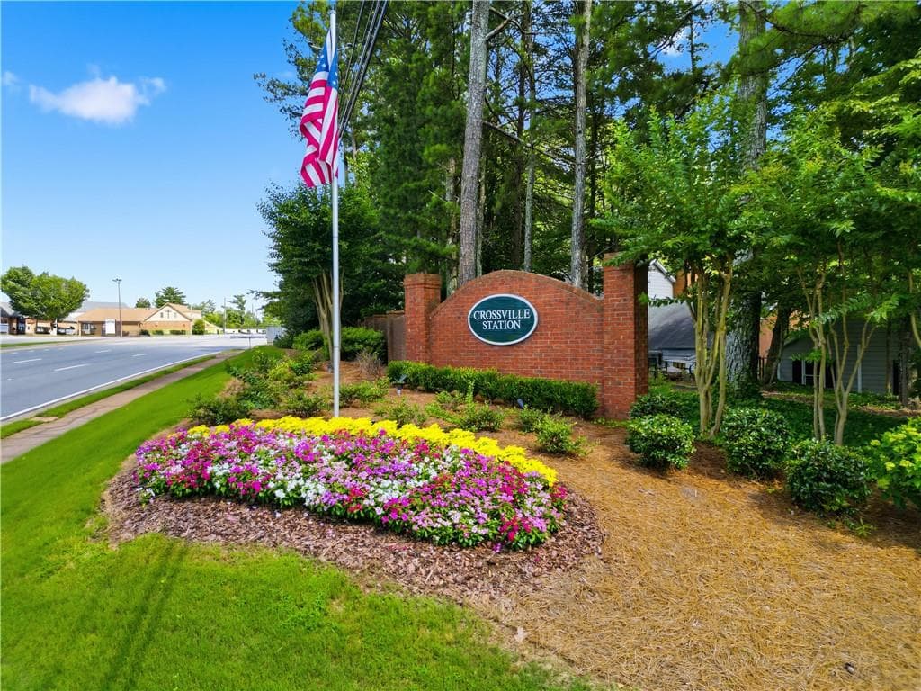 128 Great Oaks Lane, Roswell, GA 30075 — most recent listing photo