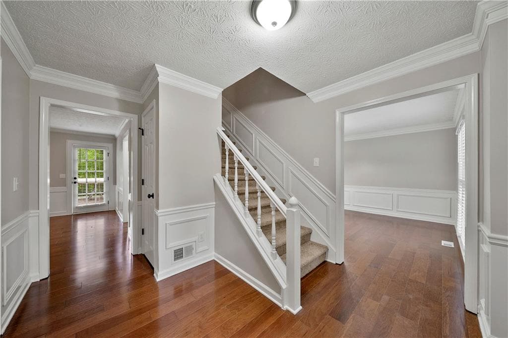 4 bedroom, 3 bathroom, 3,465 sq ft single family residence for sale at 4279 Arbor Club Drive, Marietta, GA 30066 — photo 2