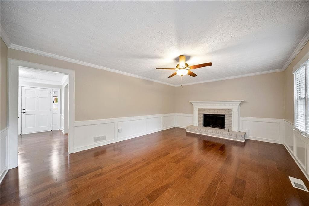4 bedroom, 3 bathroom, 3,465 sq ft single family residence for sale at 4279 Arbor Club Drive, Marietta, GA 30066 — photo 4