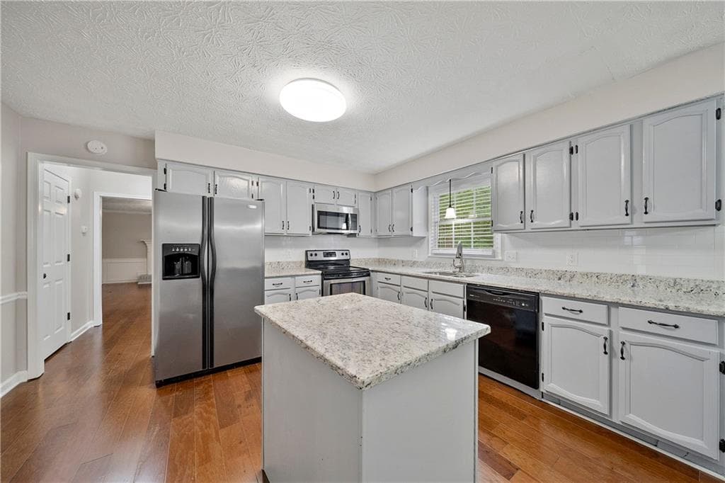 4 bedroom, 3 bathroom, 3,465 sq ft single family residence for sale at 4279 Arbor Club Drive, Marietta, GA 30066 — photo 7