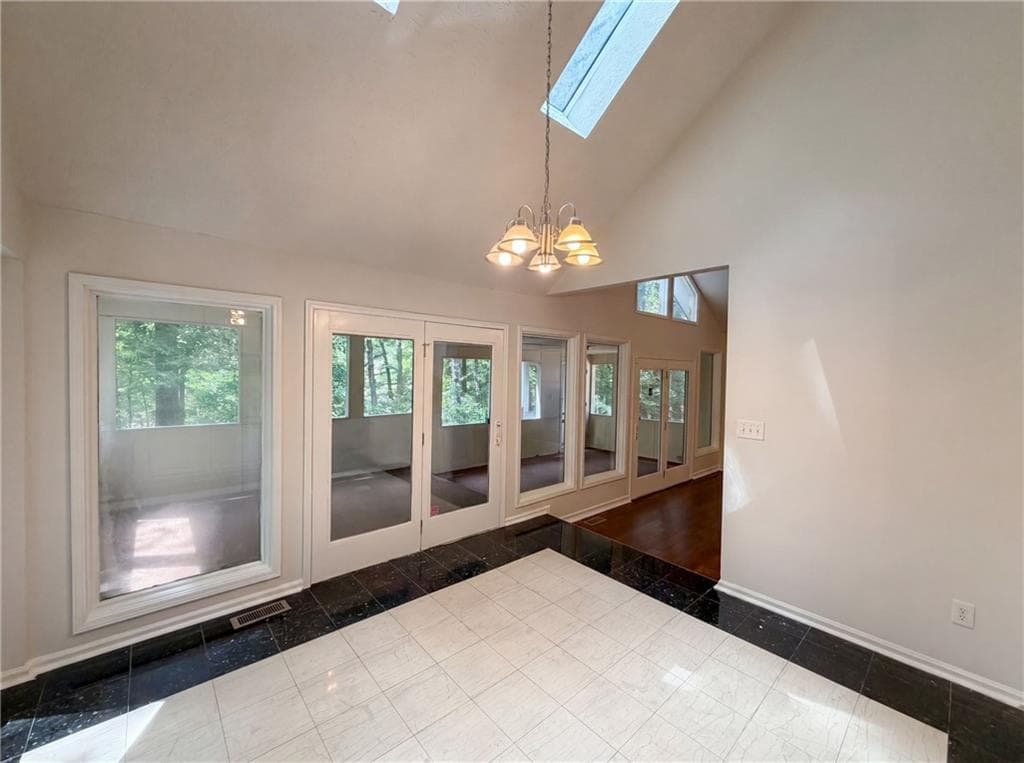 4 bedroom, 4 bathroom, 2,769 sq ft single family residence under contract at 442 Hastings Way, Jonesboro, GA 30238 — photo 9