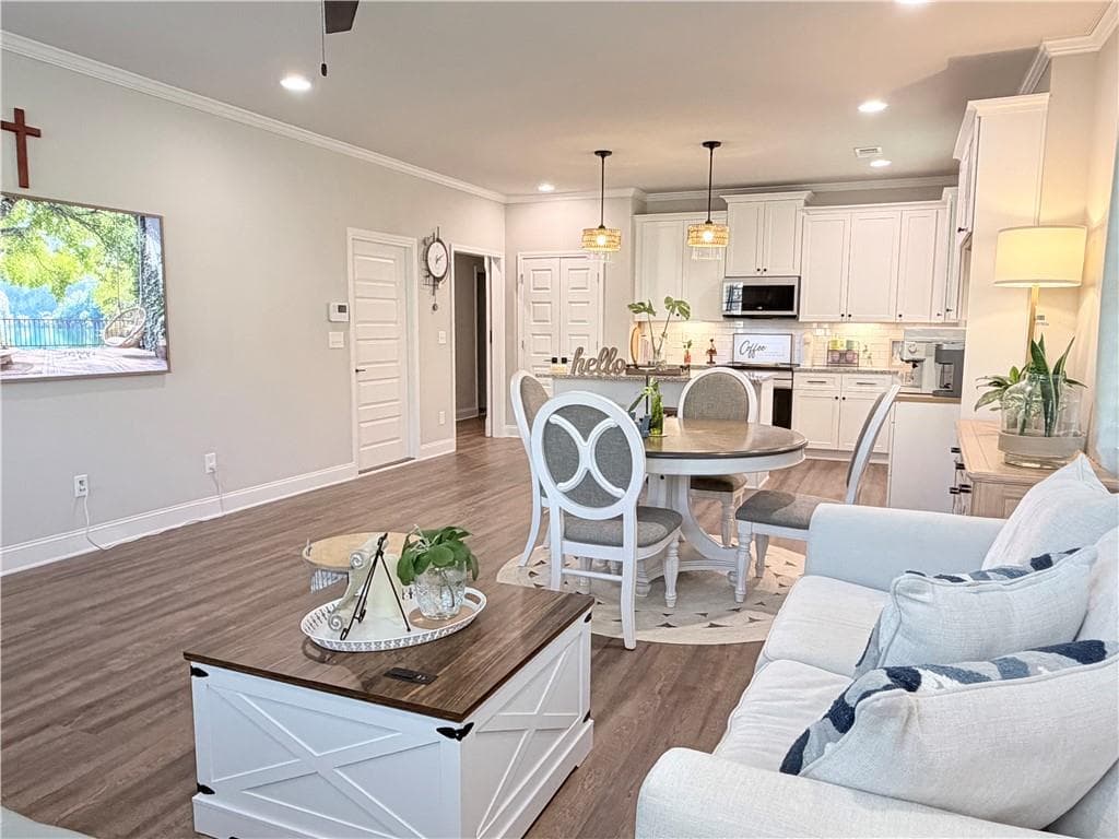 2 bedroom, 2 bathroom, 1,450 sq ft townhouse under contract at 4959 Noble Village Way, Lilburn, GA 30047 — photo 7