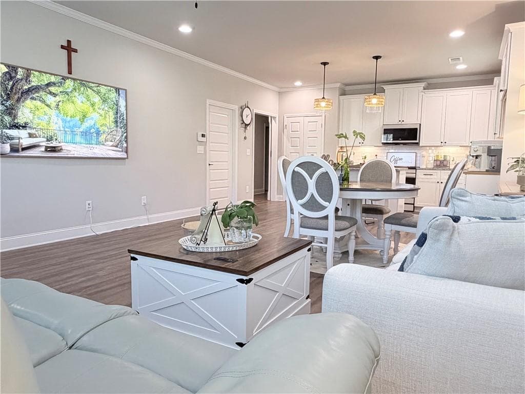 2 bedroom, 2 bathroom, 1,450 sq ft townhouse under contract at 4959 Noble Village Way, Lilburn, GA 30047 — photo 8