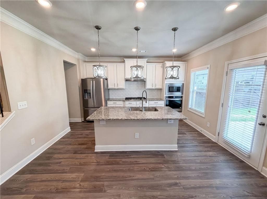 4 bedroom, 3 bathroom, 2,526 sq ft single family residence for sale at 158 Mitchem Creek Drive, Loganville, GA 30052 — photo 6