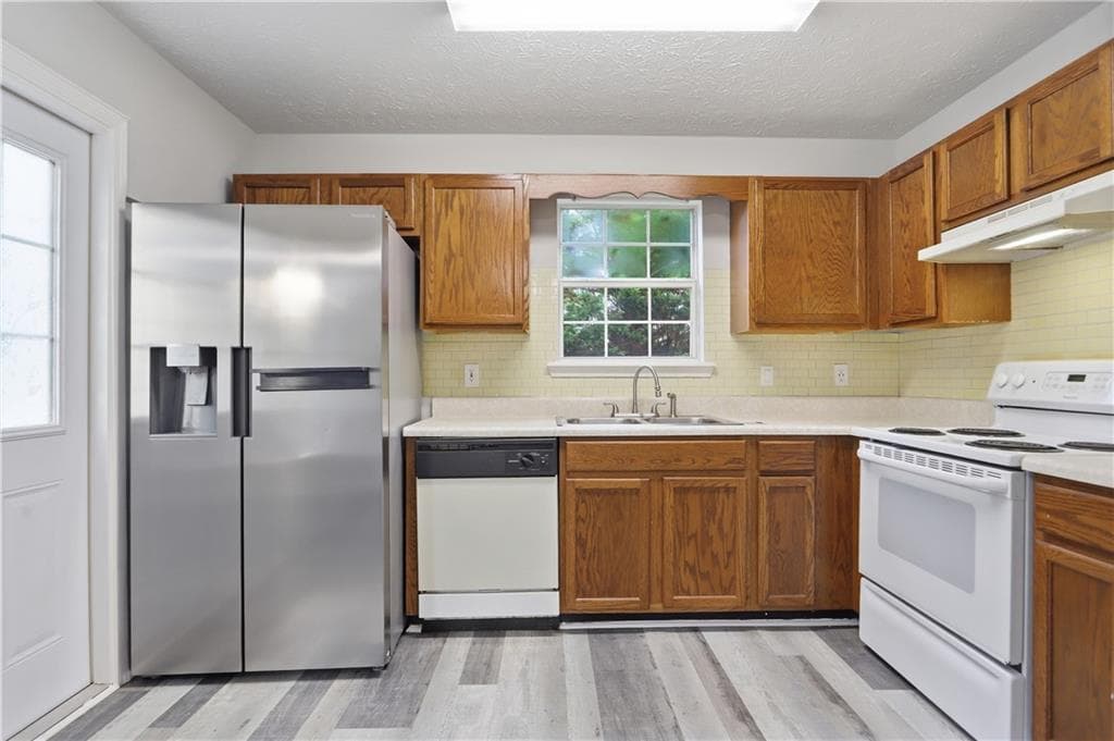3 bedroom, 2 bathroom, 1,678 sq ft single family residence under contract at 128 Ravenwood Lane, Rockmart, GA 30153 — photo 10
