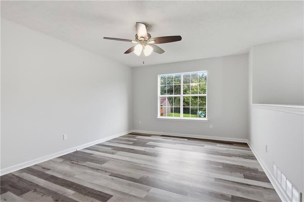 3 bedroom, 2 bathroom, 1,678 sq ft single family residence under contract at 128 Ravenwood Lane, Rockmart, GA 30153 — photo 3