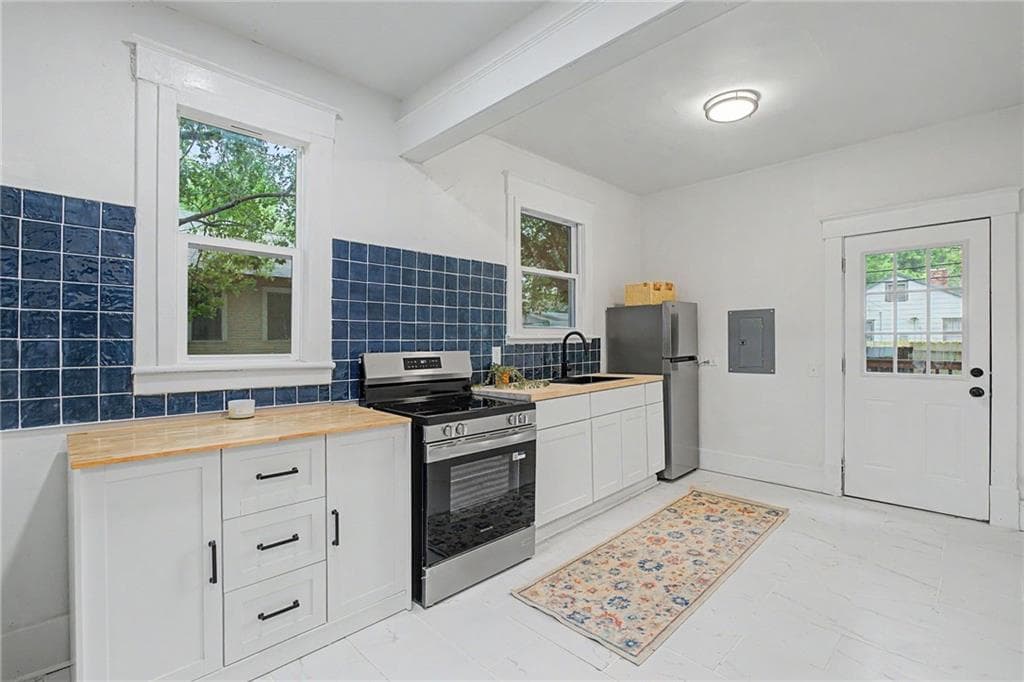 2 bedroom, 1 bathroom, 800 sq ft single family residence for sale at 812 E 33rd Street, Savannah, GA 31401 — photo 9
