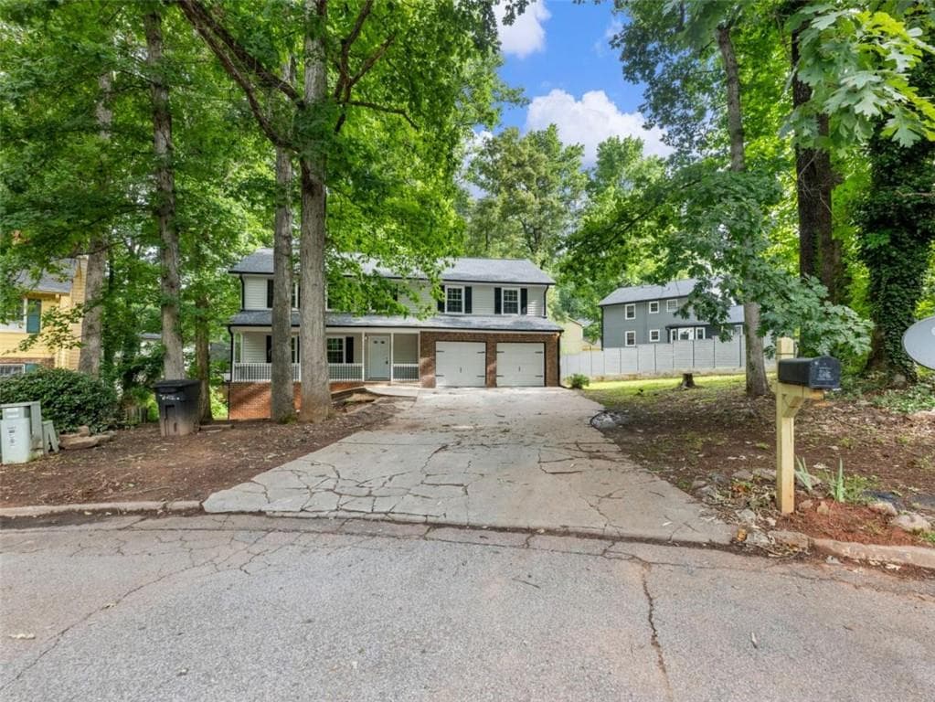 6 bedroom, 5 bathroom, 3,726 sq ft single family residence for sale at 4984 Willow Overlook, Stone Mountain, GA 30088 — photo 2