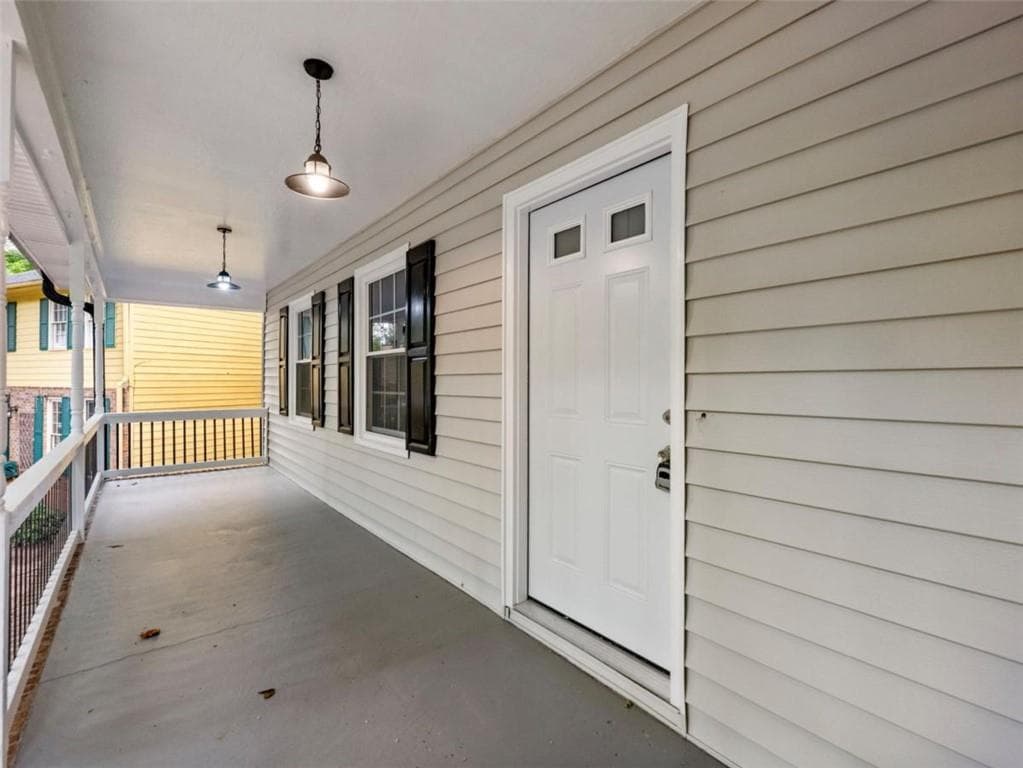 6 bedroom, 5 bathroom, 3,726 sq ft single family residence for sale at 4984 Willow Overlook, Stone Mountain, GA 30088 — photo 4