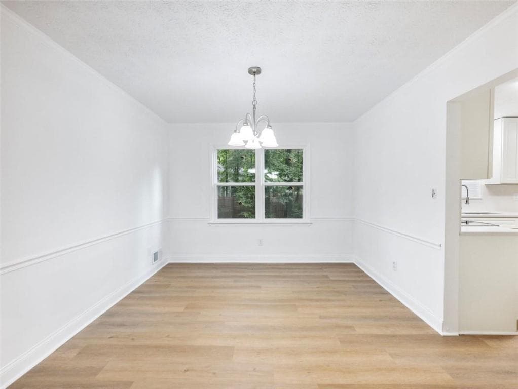 6 bedroom, 5 bathroom, 3,726 sq ft single family residence for sale at 4984 Willow Overlook, Stone Mountain, GA 30088 — photo 10
