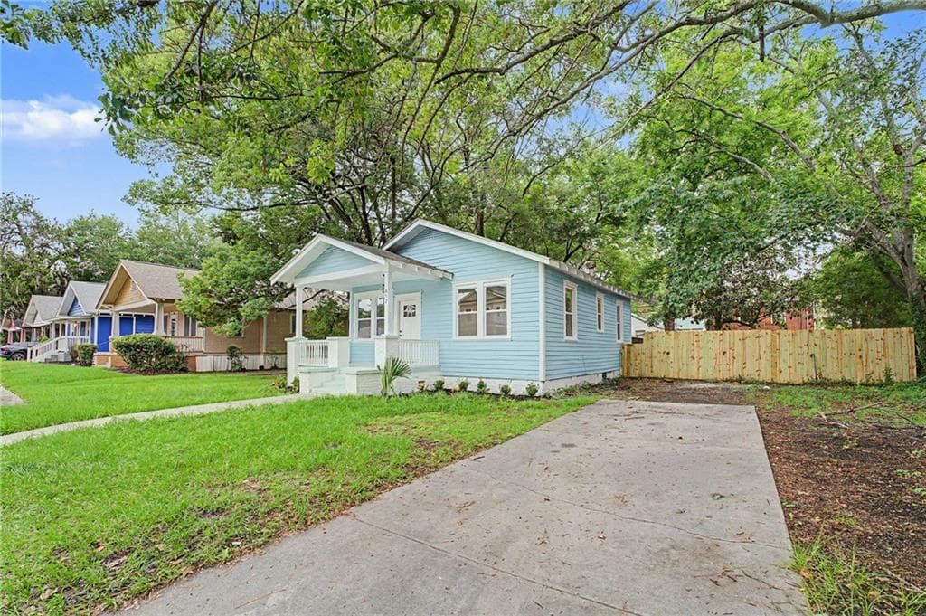 2 bedroom, 1 bathroom, 800 sq ft single family residence for sale at 812 E 33rd Street, Savannah, GA 31401 — photo 3