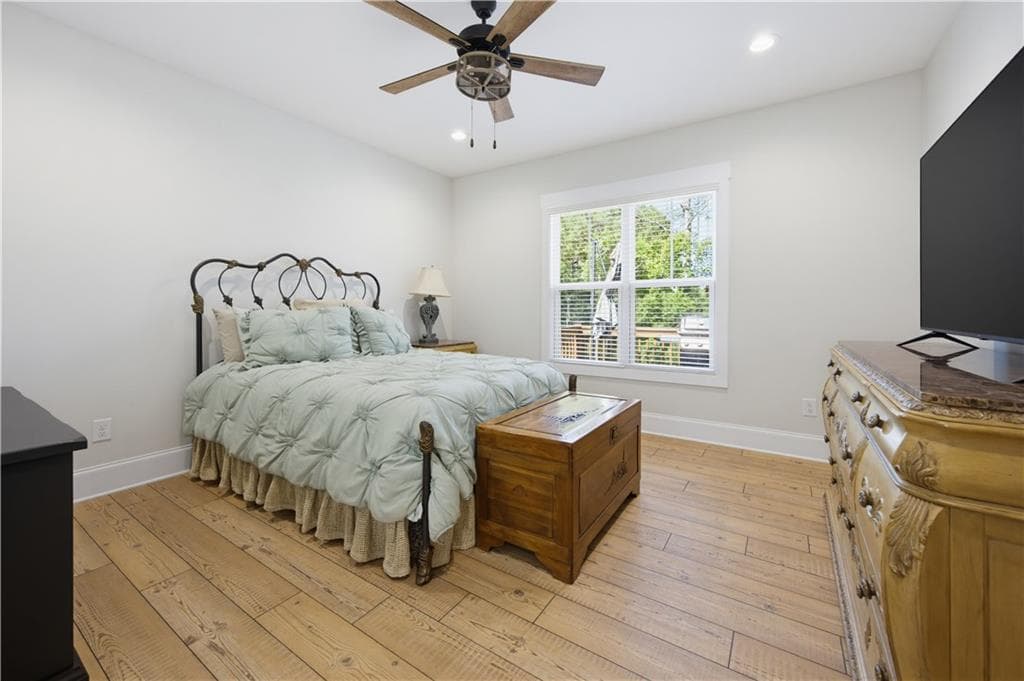 4 bedroom, 3 bathroom, 3,996 sq ft single family residence for sale at 566 Roper Drive, Clarkesville, GA 30523 — photo 6