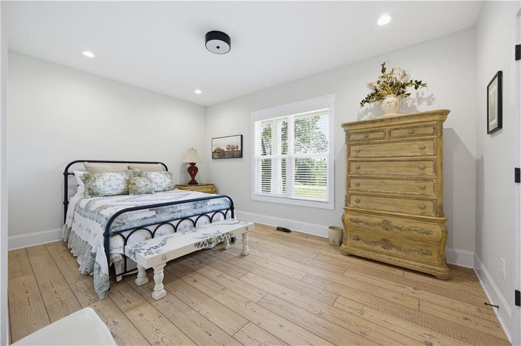 4 bedroom, 3 bathroom, 3,996 sq ft single family residence for sale at 566 Roper Drive, Clarkesville, GA 30523 — photo 10