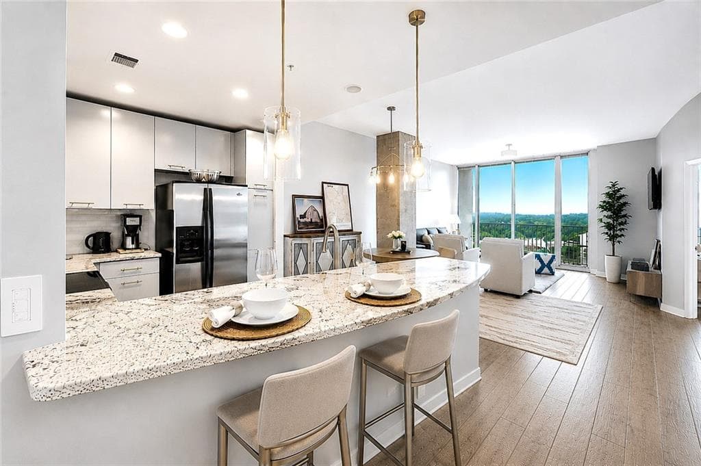 2 bedroom, 2 bathroom, 1,495 sq ft condominium under contract at 3300 Windy Ridge Parkway 1112, Atlanta, GA 30339 — photo 5