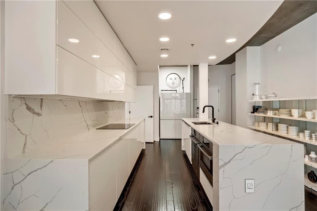 1 bedroom, 1 bathroom, 849 sq ft condominium for sale at 923 Peachtree Street 822, Atlanta, GA 30309 — photo 5