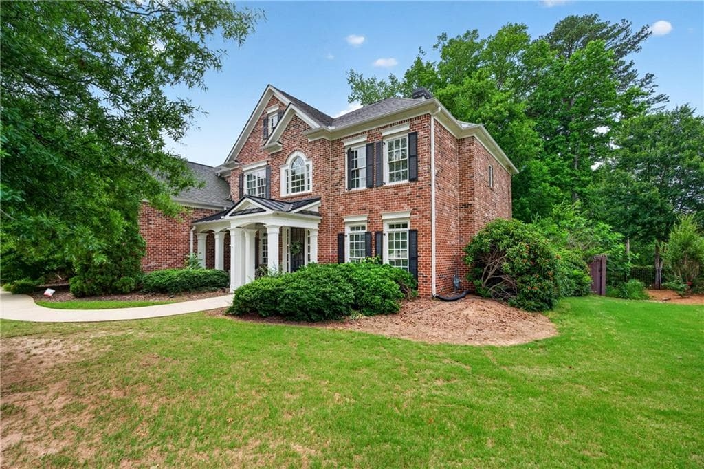 5 bedroom, 4 bathroom, 4,265 sq ft single family residence under contract at 2898 Paces Farm Court, Marietta, GA 30064 — photo 2