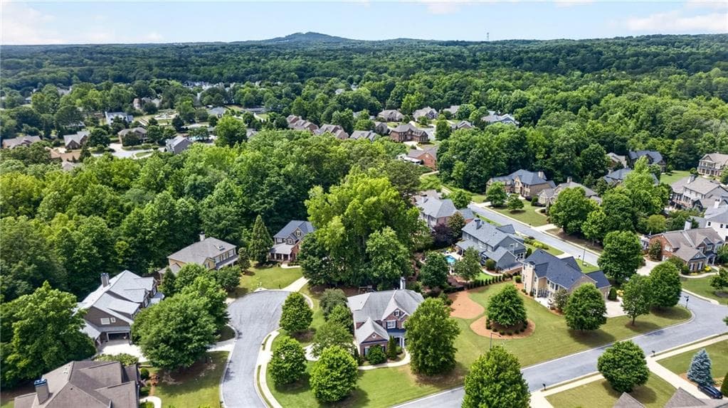 5 bedroom, 4 bathroom, 4,265 sq ft single family residence under contract at 2898 Paces Farm Court, Marietta, GA 30064 — photo 7