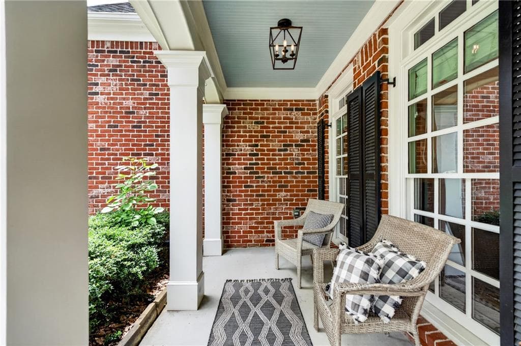 5 bedroom, 4 bathroom, 4,265 sq ft single family residence under contract at 2898 Paces Farm Court, Marietta, GA 30064 — photo 8