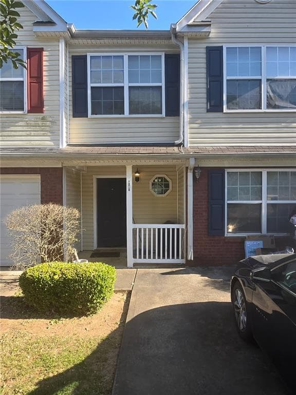 3 bedroom, 3 bathroom, 1,668 sq ft townhouse for sale at 1210 Maple Valley Court, Union City, GA 30291 — photo 1 of 1