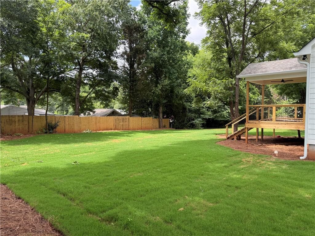 4 bedroom, 3 bathroom, 2,100 sq ft single family residence for sale at 875 Lynn Avenue, Jefferson, GA 30549 — photo 4