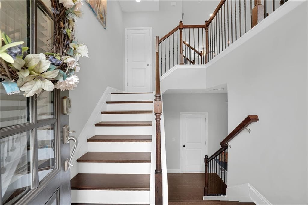 3 bedroom, 4 bathroom, 2,434 sq ft townhouse for sale at 512 Via Secco Lane, Suwanee, GA 30024 — photo 4