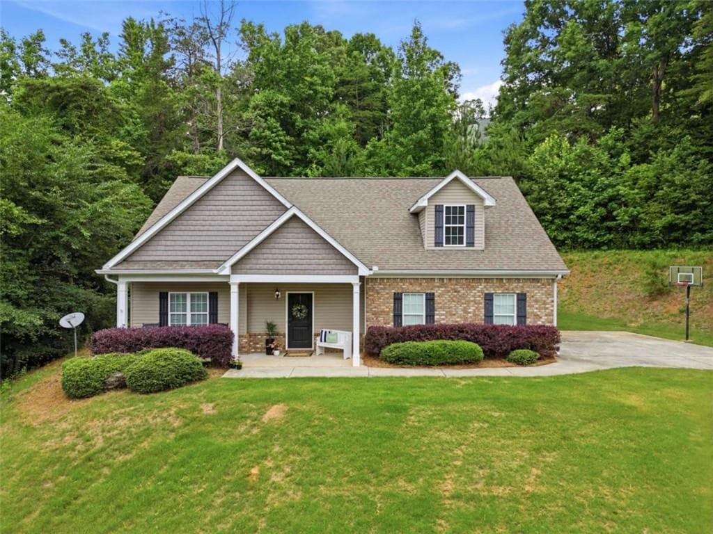 3 bedroom, 2 bathroom, 2,000 sq ft single family residence for sale at 5553 Checkered Spot Drive, Gainesville, GA 30506 — photo 1 of 56