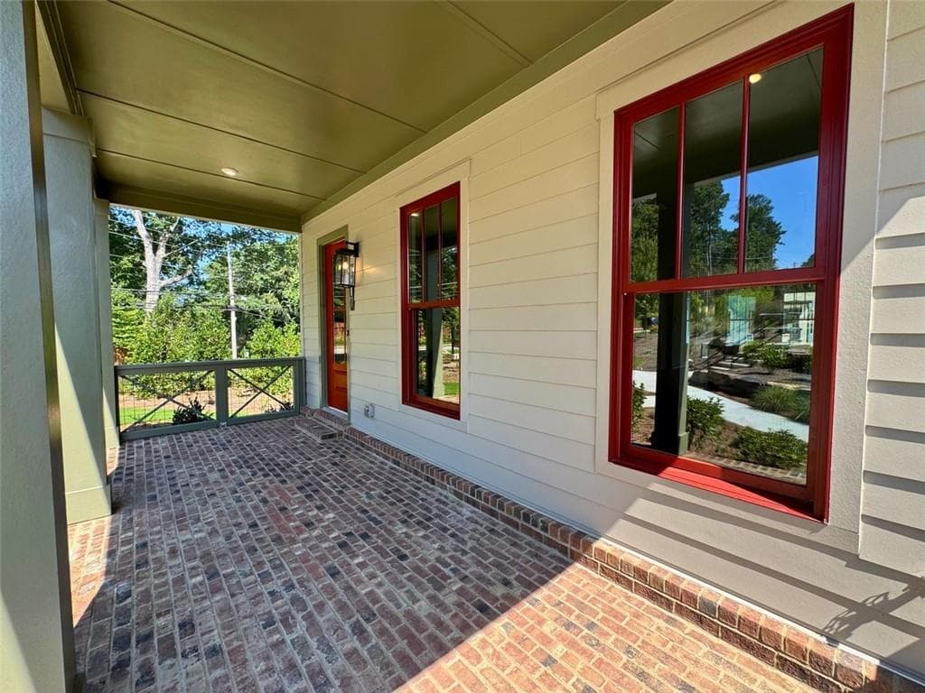 4 bedroom, 4 bathroom, 2,730 sq ft single family residence under contract at 1917 Repose Drive, Chamblee, GA 30341 — photo 4