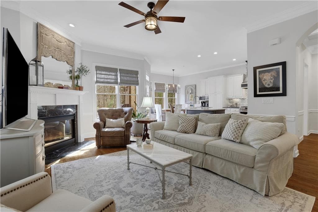 3 bedroom, 4 bathroom, 3,340 sq ft townhouse under contract at 2555 Milford Lane, Alpharetta, GA 30009 — photo 2