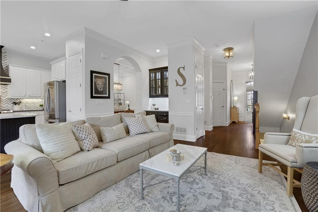 3 bedroom, 4 bathroom, 3,340 sq ft townhouse under contract at 2555 Milford Lane, Alpharetta, GA 30009 — photo 3