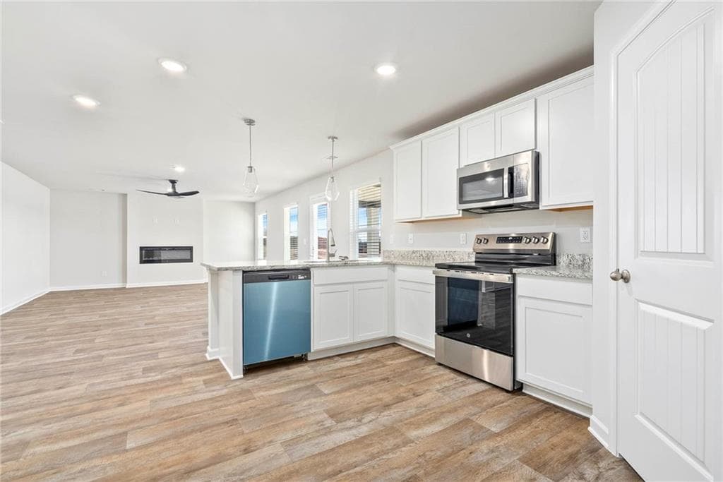 4 bedroom, 3 bathroom, 2,315 sq ft single family residence under contract at 720 Lipizzan Trace, Hogansville, GA 30230 — photo 5