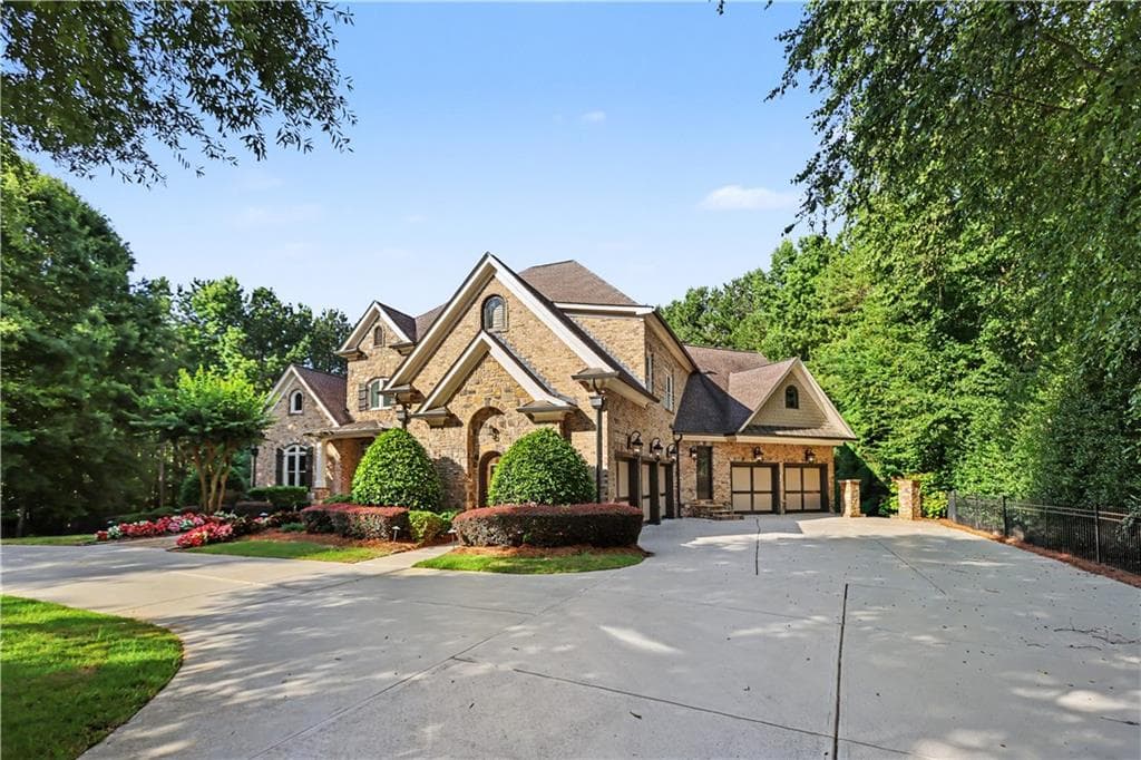 5 bedroom, 8 bathroom, 8,803 sq ft single family residence for sale at 5152 Legends Drive, Braselton, GA 30517 — photo 4