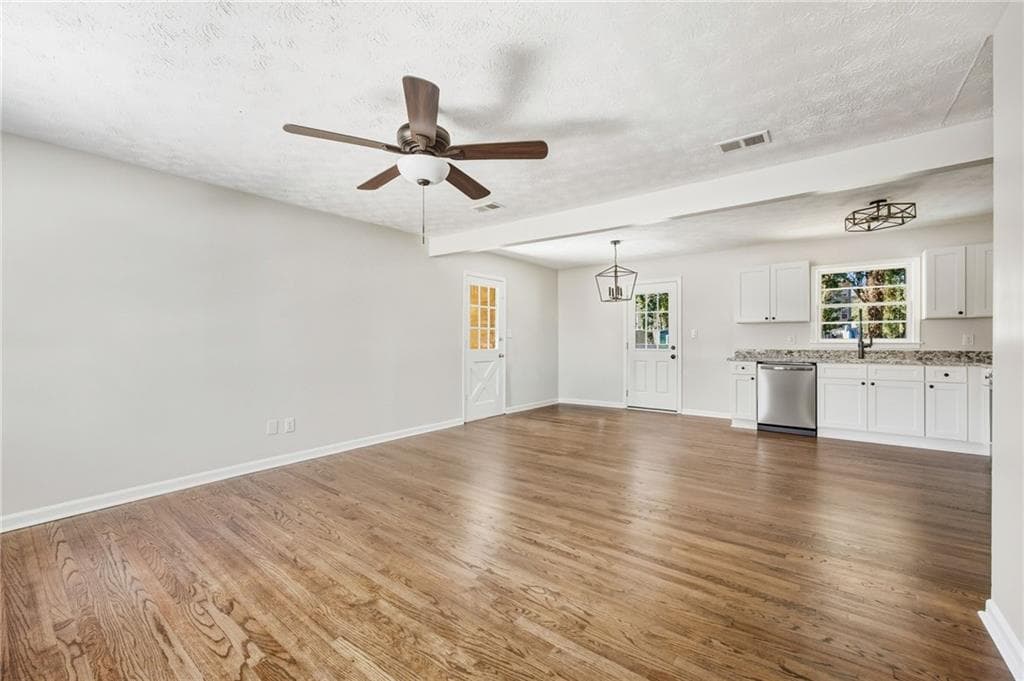 3 bedroom, 2 bathroom, 1,100 sq ft single family residence for sale at 4220 Kent Drive, Powder Springs, GA 30127 — photo 5