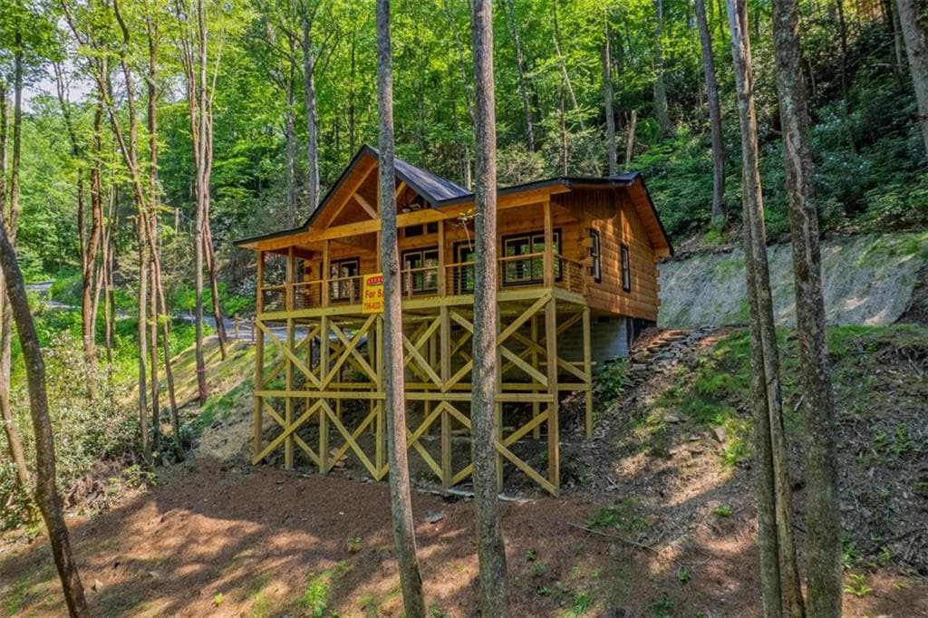 2 bedroom, 2 bathroom, 1,080 sq ft single family residence for sale at 122 Laurel Creek Trail, Blue Ridge, GA 30513 — photo 2