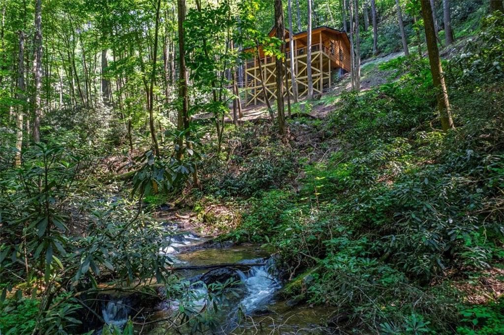2 bedroom, 2 bathroom, 1,080 sq ft single family residence for sale at 122 Laurel Creek Trail, Blue Ridge, GA 30513 — photo 3