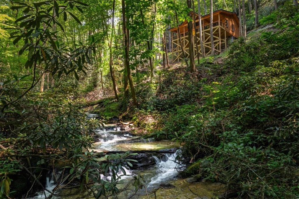 2 bedroom, 2 bathroom, 1,080 sq ft single family residence for sale at 122 Laurel Creek Trail, Blue Ridge, GA 30513 — photo 8