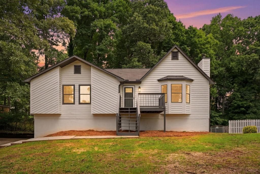 3 bedroom, 2 bathroom, 2,036 sq ft single family residence under contract at 4050 Willow Ridge Road, Douglasville, GA 30135 — photo 2