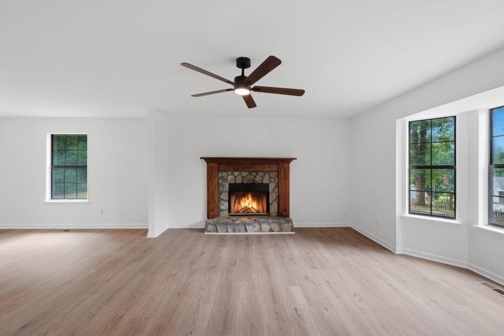 3 bedroom, 2 bathroom, 2,036 sq ft single family residence under contract at 4050 Willow Ridge Road, Douglasville, GA 30135 — photo 4