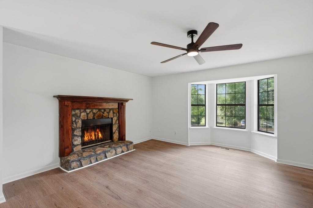 3 bedroom, 2 bathroom, 2,036 sq ft single family residence under contract at 4050 Willow Ridge Road, Douglasville, GA 30135 — photo 8