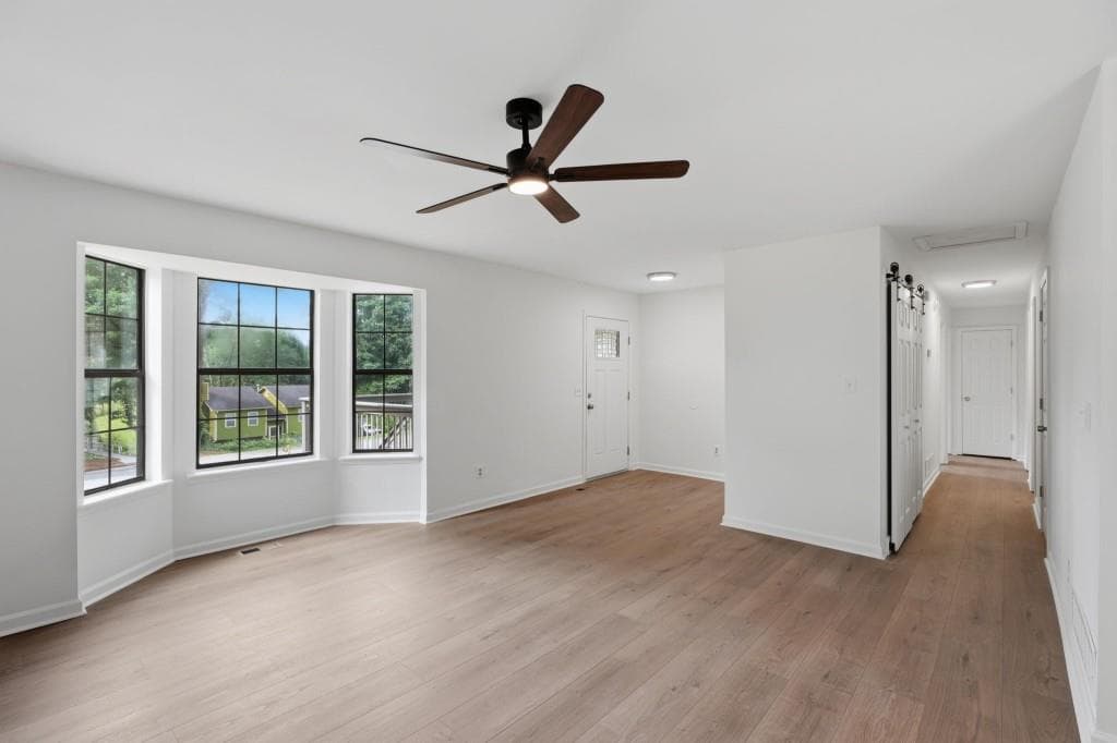 3 bedroom, 2 bathroom, 2,036 sq ft single family residence under contract at 4050 Willow Ridge Road, Douglasville, GA 30135 — photo 9