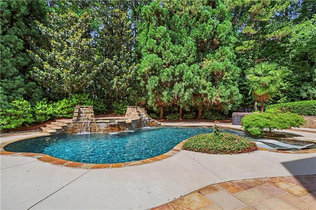 5 bedroom, 8 bathroom, 8,803 sq ft single family residence for sale at 5152 Legends Drive, Braselton, GA 30517 — photo 3