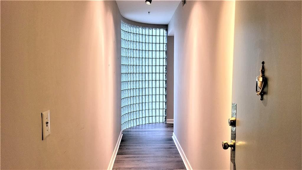 2 bedroom, 2 bathroom, 1,301 sq ft condominium for sale at 2161 Peachtree Road 901, Atlanta, GA 30309 — photo 3