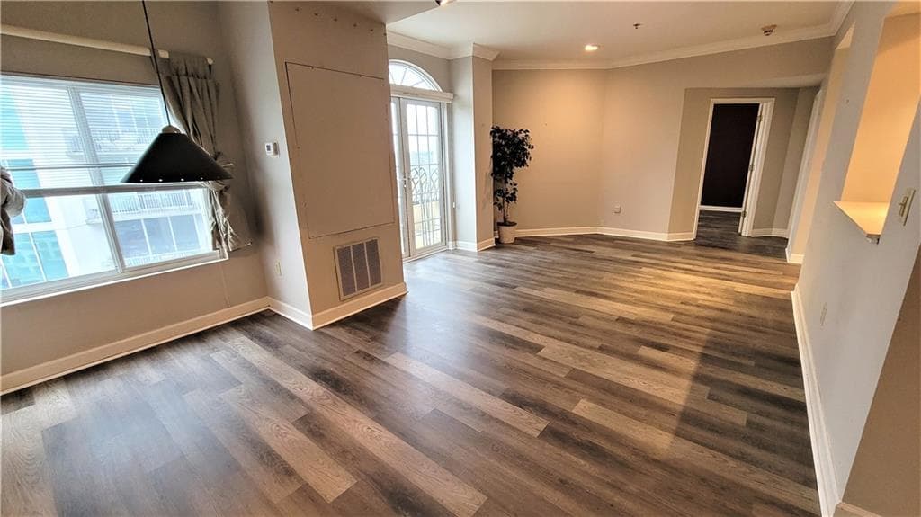 2 bedroom, 2 bathroom, 1,301 sq ft condominium for sale at 2161 Peachtree Road 901, Atlanta, GA 30309 — photo 6