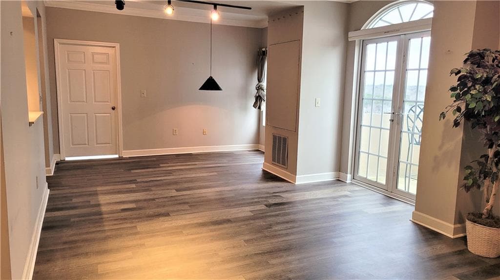 2 bedroom, 2 bathroom, 1,301 sq ft condominium for sale at 2161 Peachtree Road 901, Atlanta, GA 30309 — photo 7