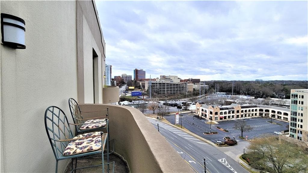 2 bedroom, 2 bathroom, 1,301 sq ft condominium for sale at 2161 Peachtree Road 901, Atlanta, GA 30309 — photo 8