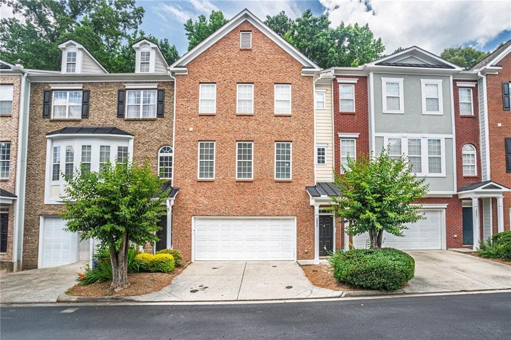 4 bedroom, 4 bathroom, 2,708 sq ft condominium sold at 2960 Wintercrest Drive, Atlanta, GA 30360